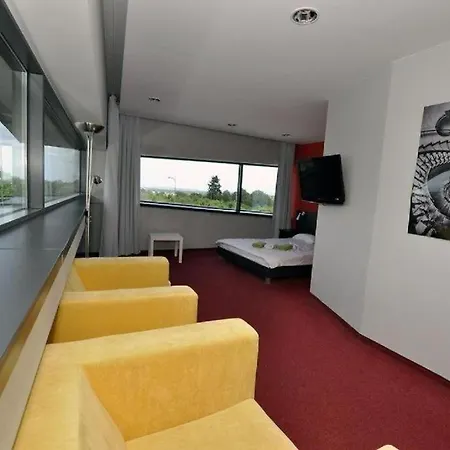 Hotel Klimatyzowany Sobotel & Sobotka (Lower Silesia)